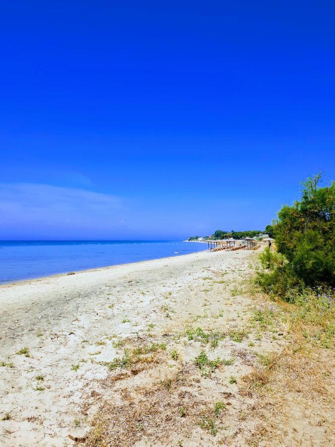 Emi'S Beach Apartment Nea Kallikrateia Εξωτερικό φωτογραφία